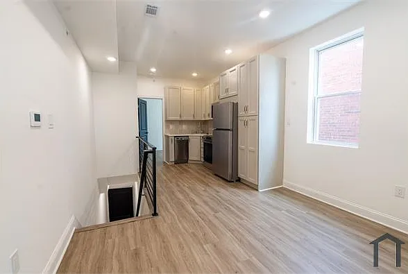 2 bed, 1007 sqft, $1,500 — Photo 2