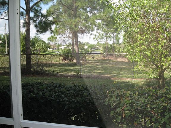 2nd image of 1230 NW Sun Terrace Cir APT B