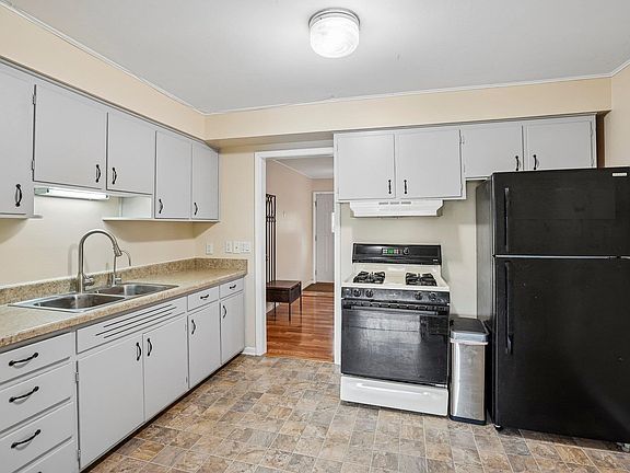5th image of 3637 Brigham Ave