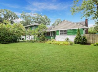 359 Lenox Rd, Huntington Station, NY 11746