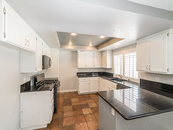 3rd image of 28612 Canyon Oak Dr