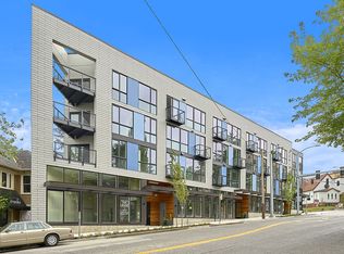 Hamilton- Your Bright, Modern City Home!, Seattle, WA 98122