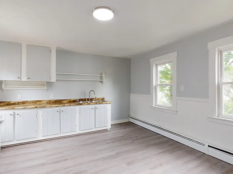 9 Riverbank Ct #C — Photo 4