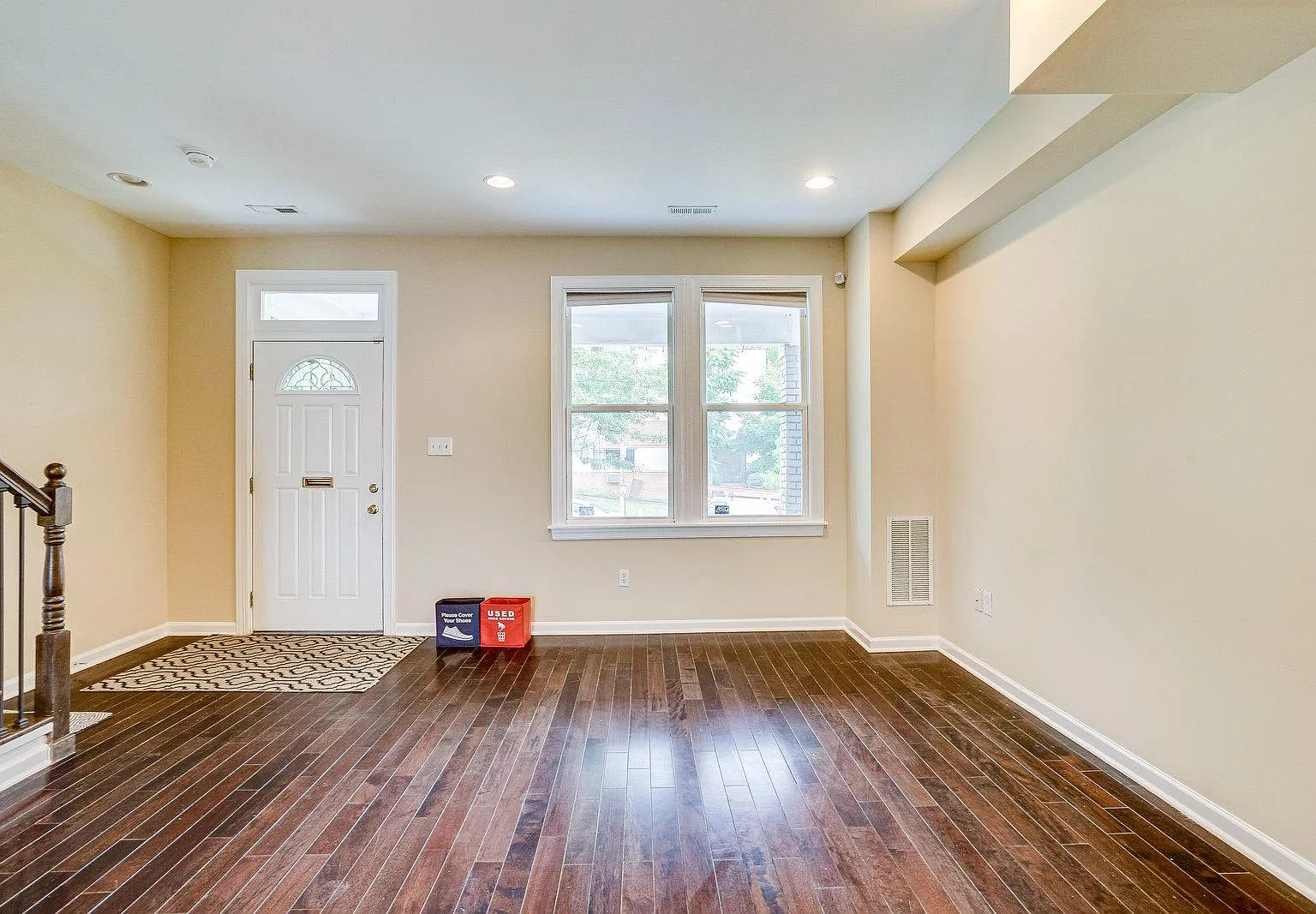 6 bed, 3.5 bath, 2060 sqft, $7,800 — Photo 4
