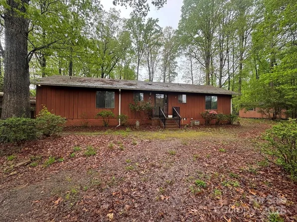 5950 Lake Wylie Rd, Clover, SC 29710