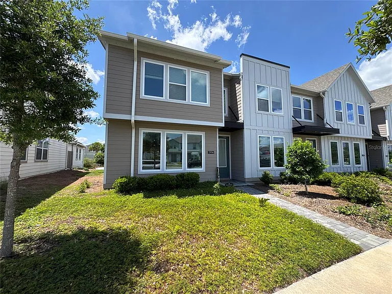 2956 Voyager Ave — Photo 1