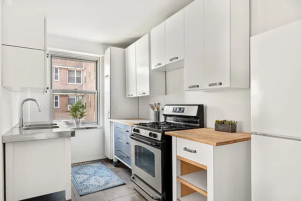 Sold by Corcoran | media 3