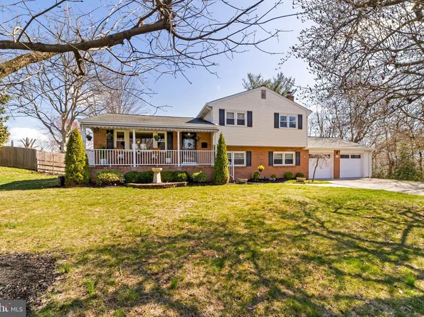 3 Royal Oak Rd, Lawrence Township, NJ 08648