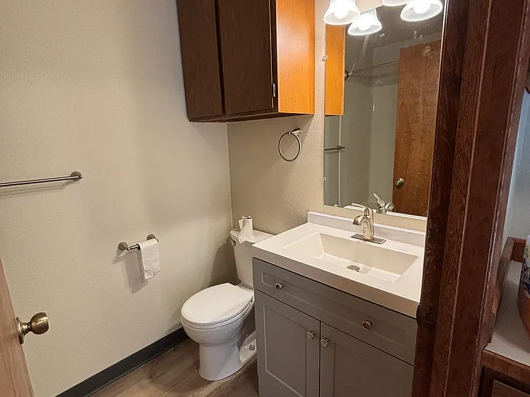 237 SE Clay St #5 — Photo 3