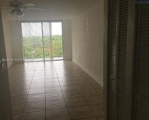 Bayview Palms Condo — Photo 3