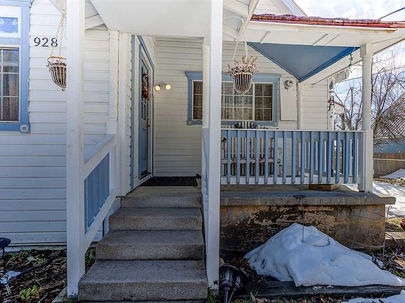 2nd image of 928 Oak St