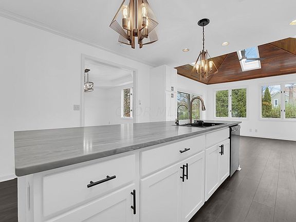 4th image of 880 Ludwig Dr