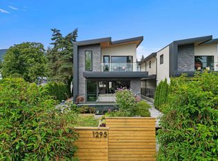 1295 Duchess Ave, West Vancouver, BC V7T 1H3