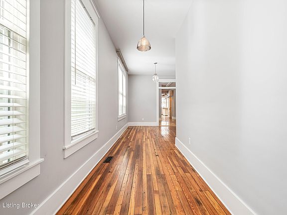 4th image of 1732 Fernwood Ave