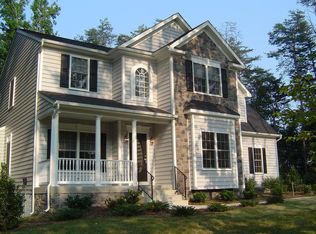 123 Town & Country Dr, Fredericksburg, VA 22405