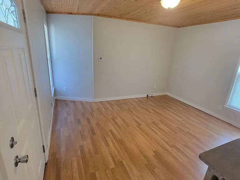 1000 Central Ave — Photo 9