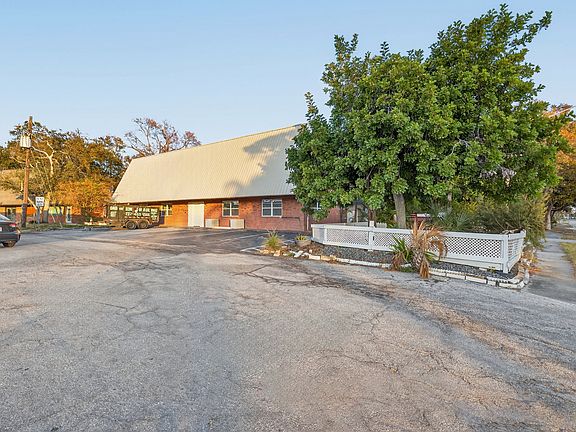 4th image of 321 SE Blvd N #1