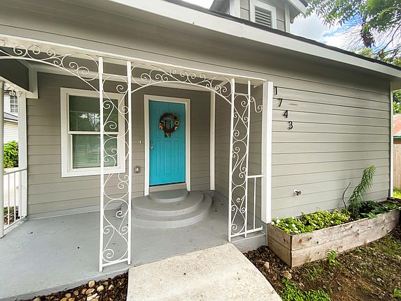 3rd image of 1743 W Ashby Pl