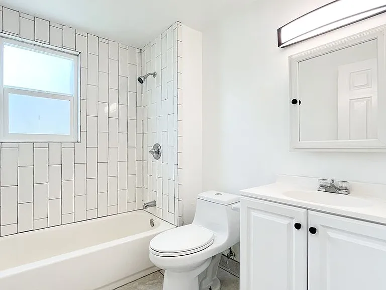 1610 Fargo Street — Photo 13