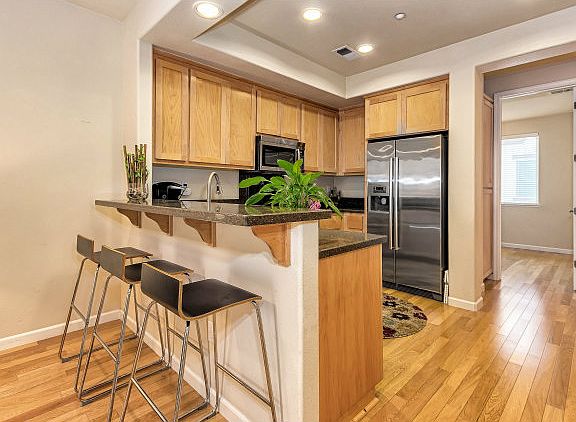3rd image of 1373 McKinley Ct