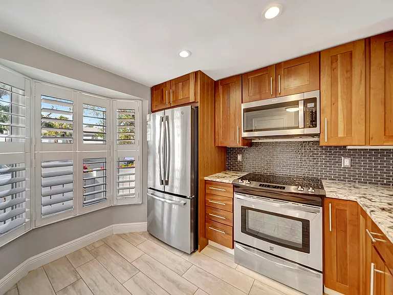 1012 E Jeffery St — Photo 21