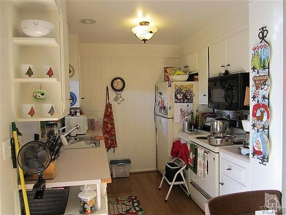 5th image of 120 E Fiesta Grn