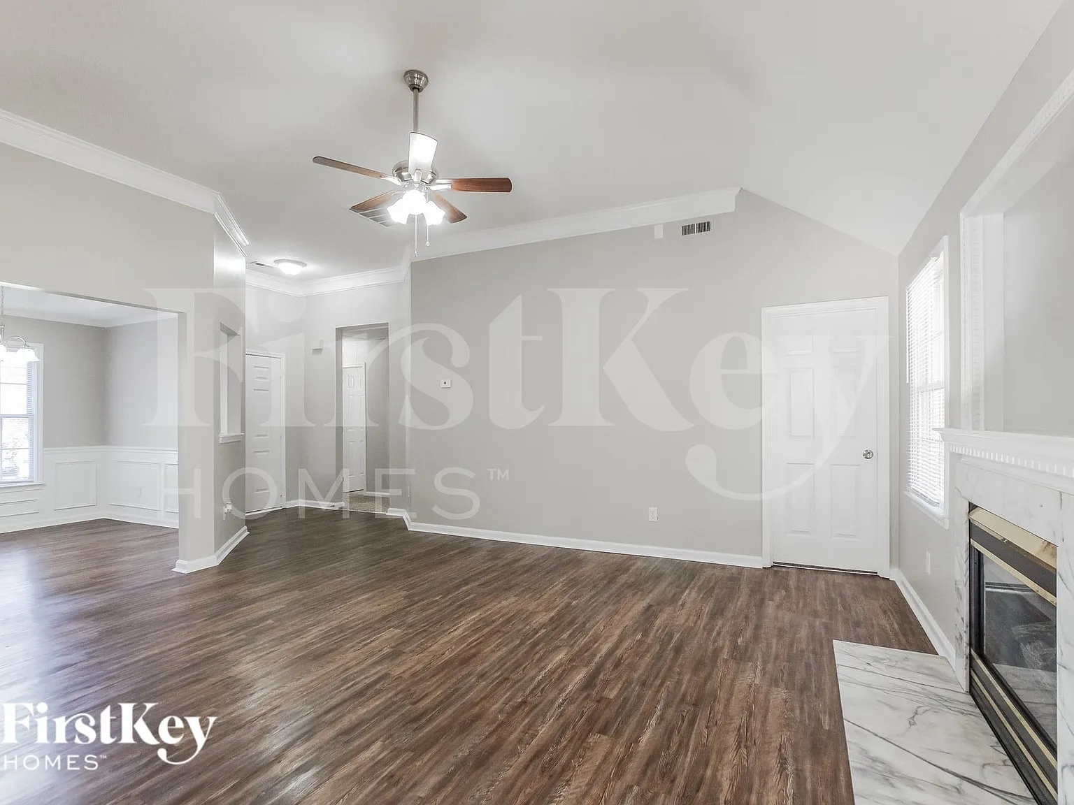 3 bed, 2.0 bath, 1696 sqft, $2,200 — Photo 4