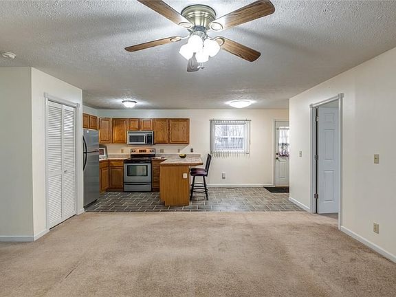 4th image of 818 Cliffside Dr