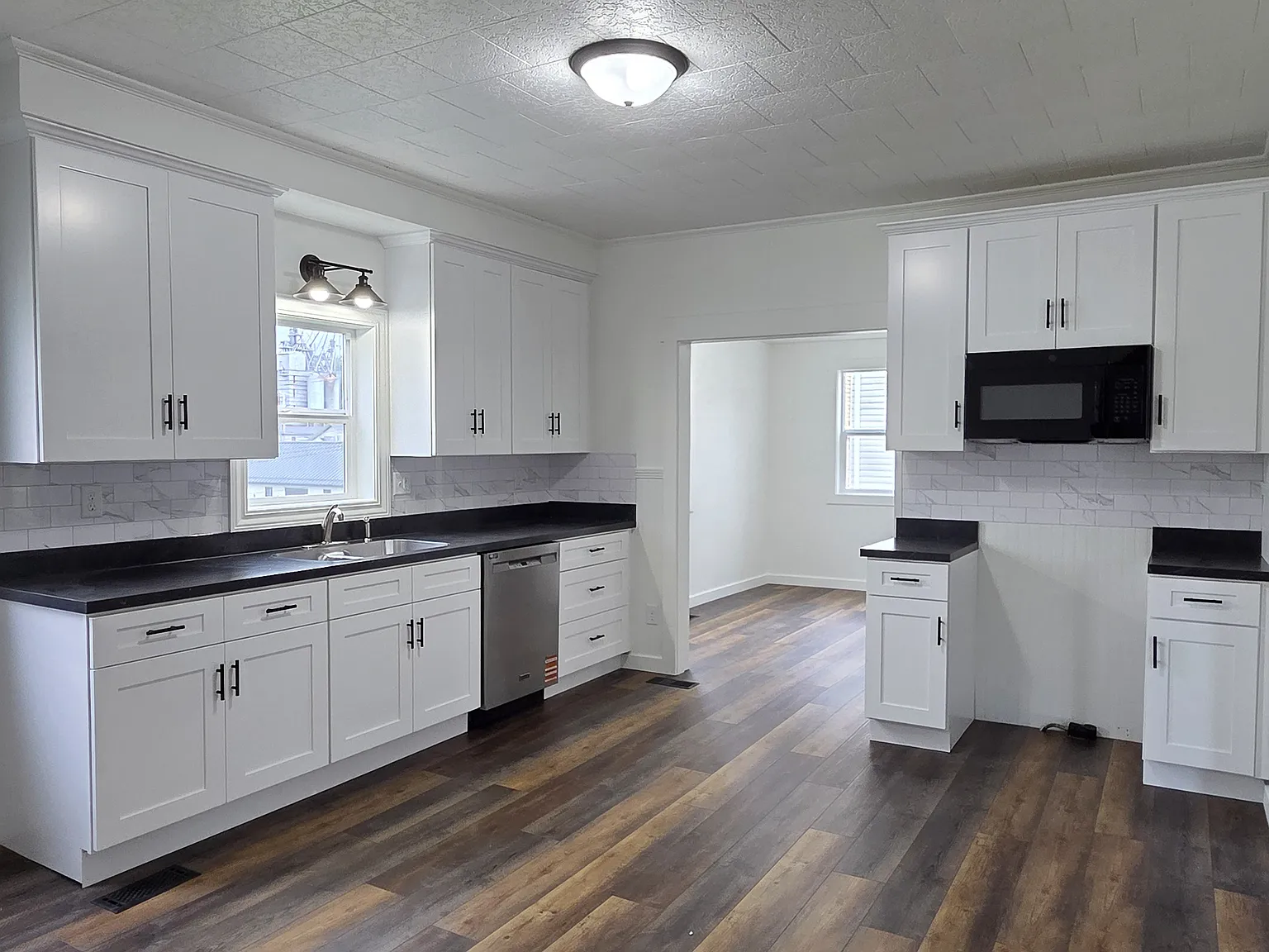 4 bed, $1,550 — Photo 2