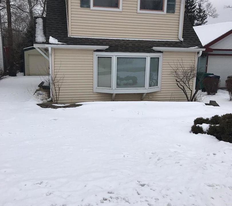 1st image of 23733 N Quentin Rd
