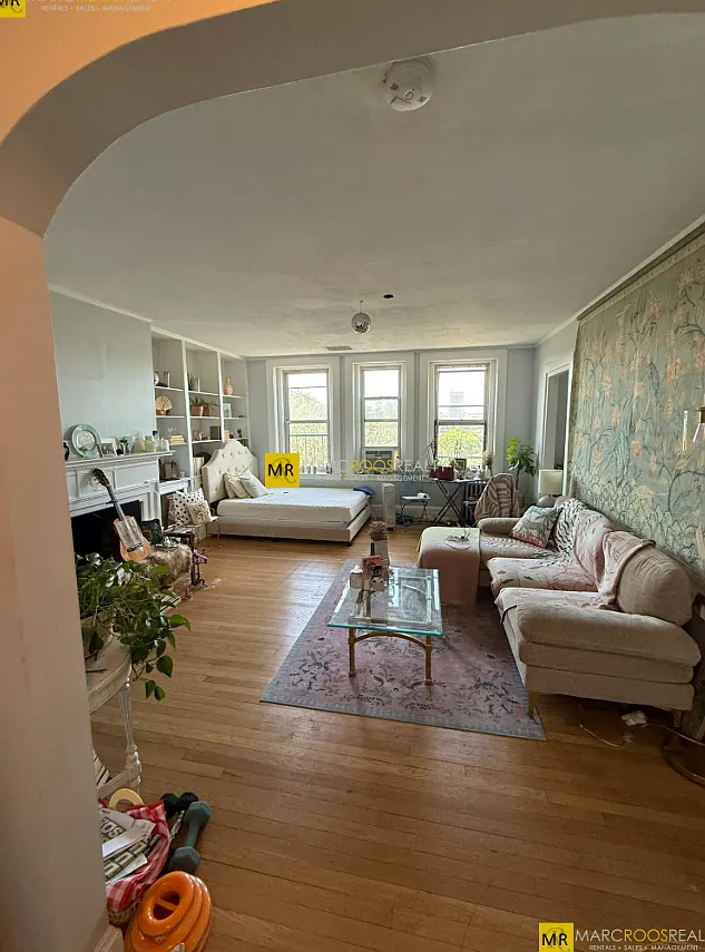 Studio, 9999 sqft, $2,500 — Photo 1