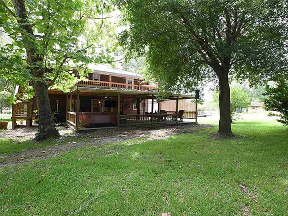 3rd image of 900 W Circle Dr