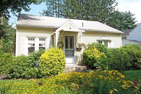 75 Riverview 01106