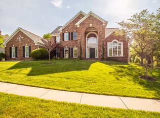 477 Pine Bend Dr, Chesterfield, MO