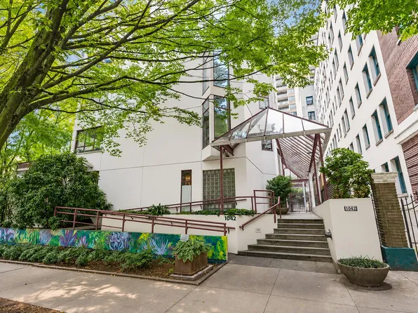 1042 Nelson St #602, Vancouver, BC V6E 1H8