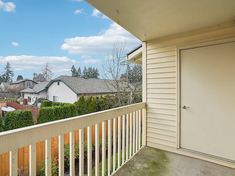 Redwood Terrace — Photo 17