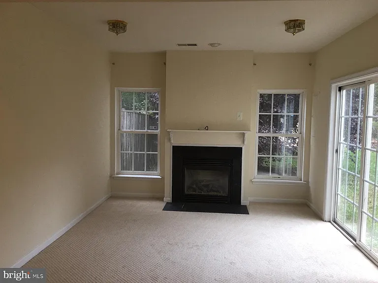 24656 Kings Canyon Sq — Photo 10