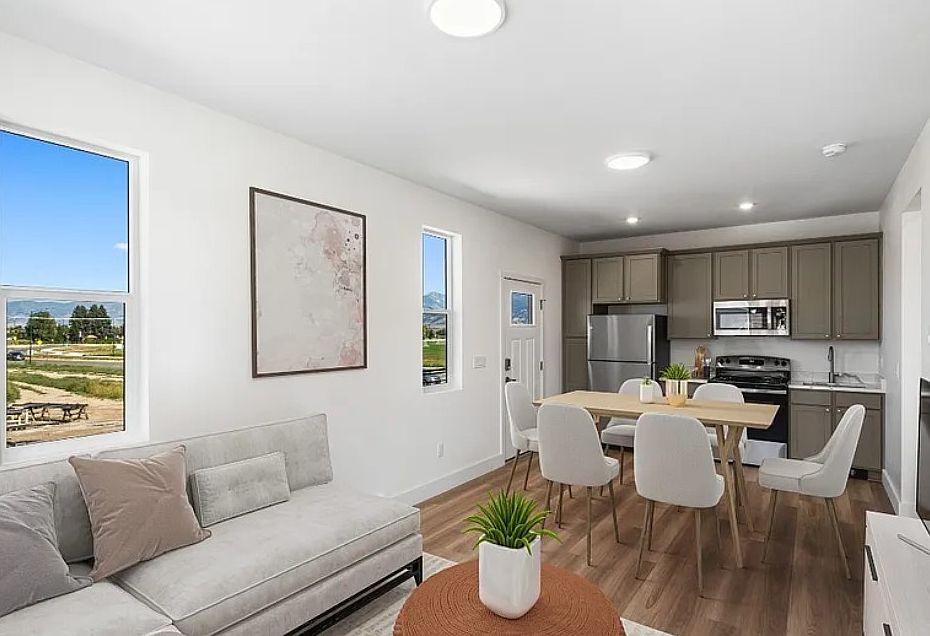 Kitchen, dining and living area