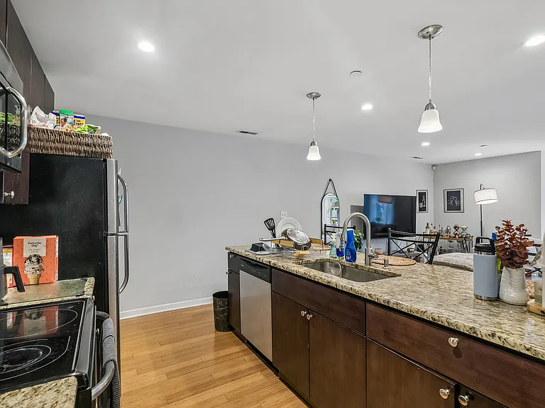 1124 N 3rd St #2 — Photo 9