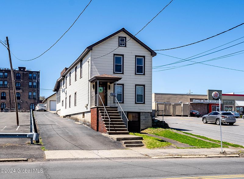 2nd image of 62 Saratoga Street