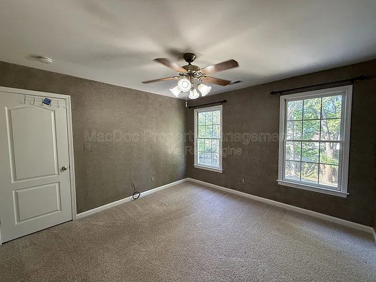 10500 Westfield Ln — Photo 40