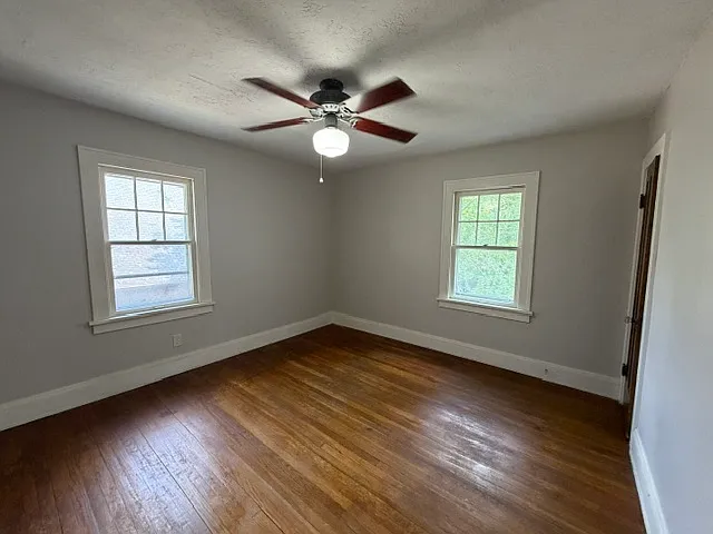 3340 E Fairfax Rd — Photo 11