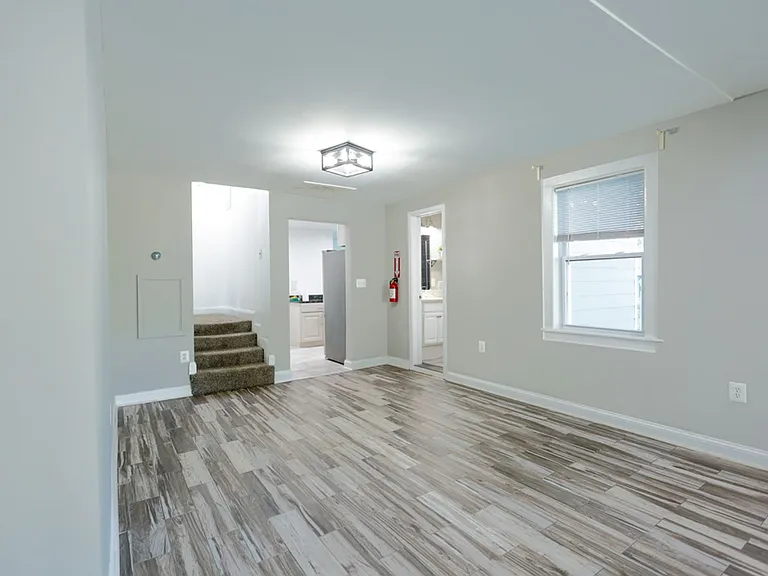 9615 51st Ave — Photo 6