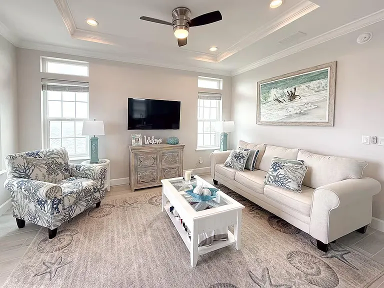 453 NE Indian River Dr — Photo 5