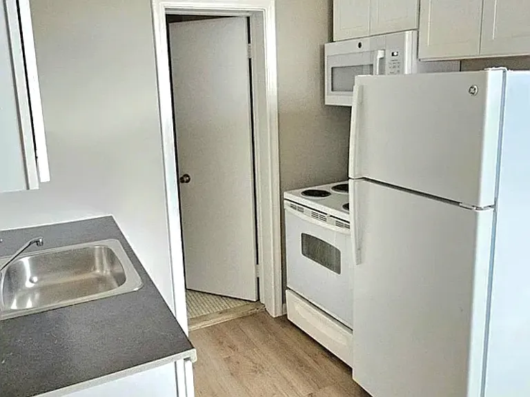 220 Glen Haven Rd #LL — Photo 1