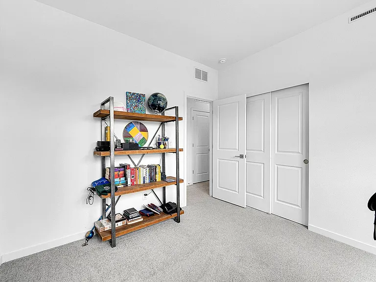 9719 Browns Peak Cir — Photo 23