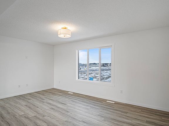 5th image of 274 Deer Valley Dr