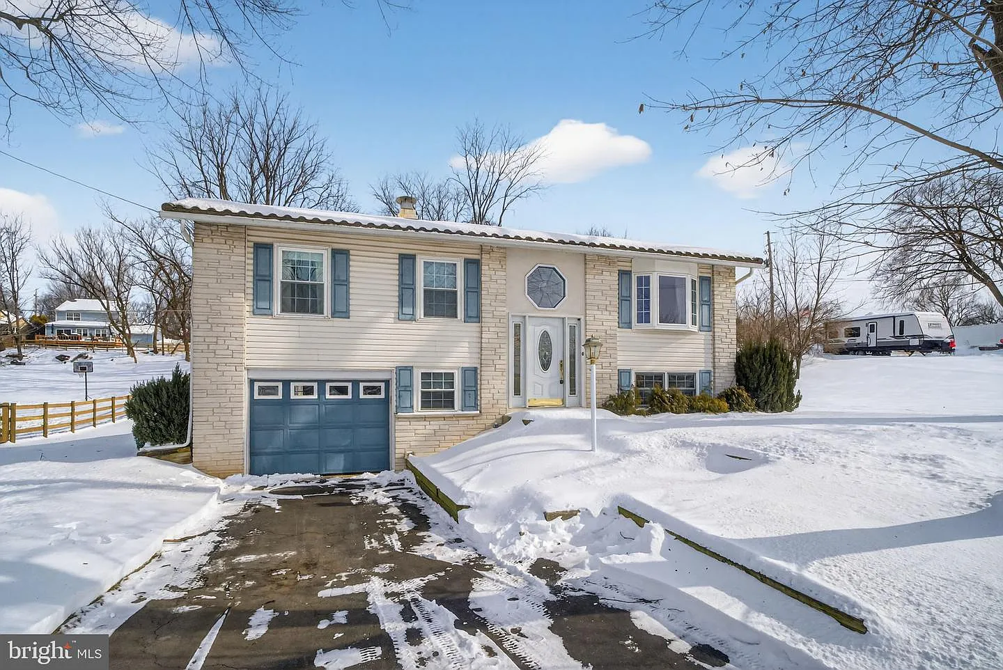 3555 Reading Crest Ave photo 1