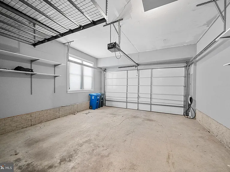 1121 S Lincoln St — Photo 57