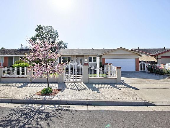 2nd image of 5357 Apple Blossom Dr